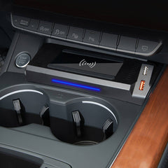 Audi A4 2016-2024 / Audi A5 2017-2024 trådløs mobillader med 15W hurtiglading 