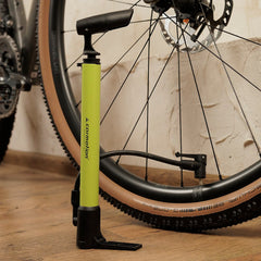 Minipumpe med adaptere og sykkelfeste