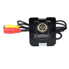1080P ryggekamera for Toyota Avensis T25/T27 (2003–2018) – integrert skiltlyskamera (68 × 40 mm) 