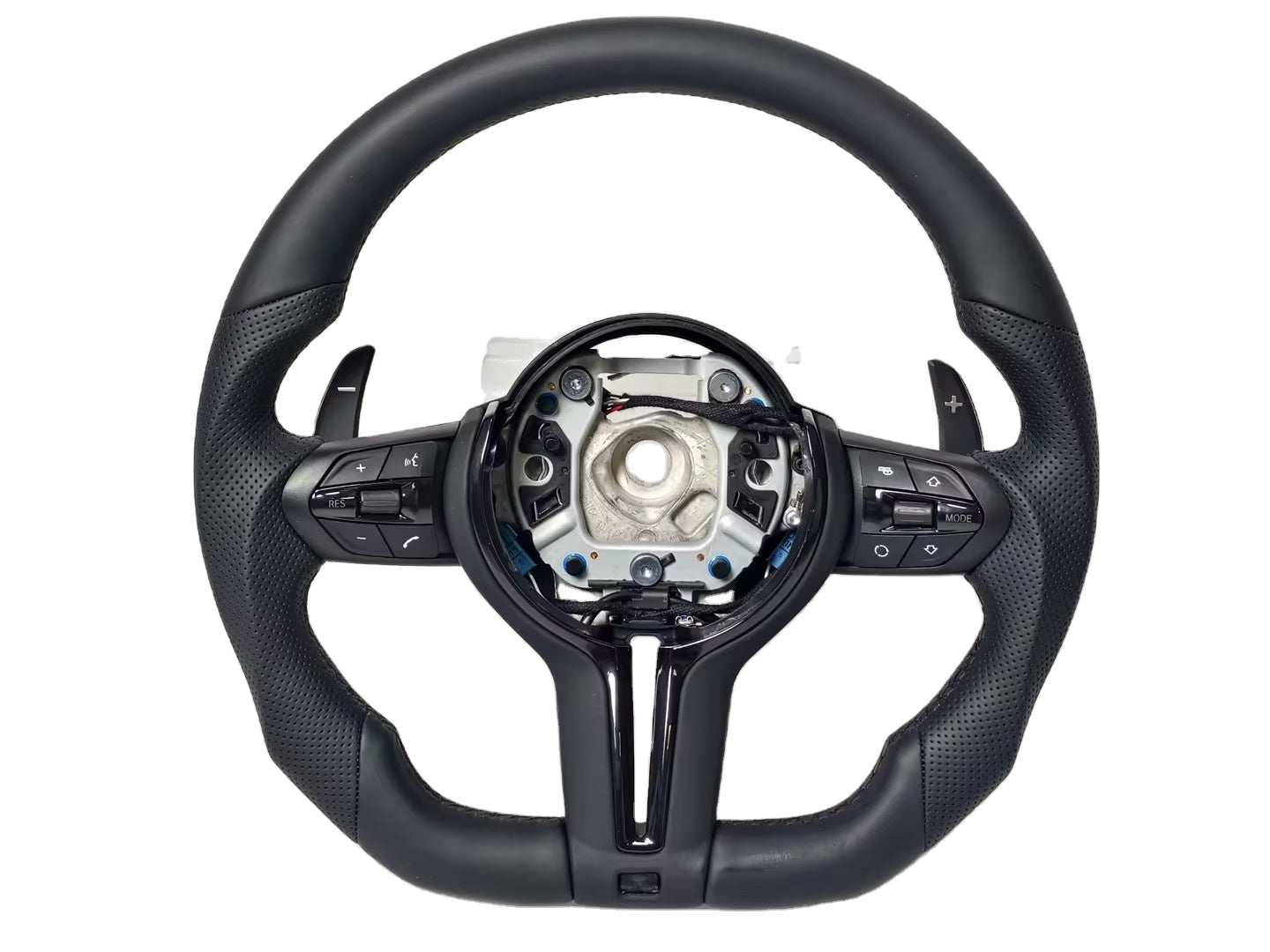 Sportsrat i læder til BMW F-serie – M-style opgradering med moderne design og ergonomisk greb.